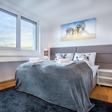 Mark'S Penthouse Apartments Managed By Sky9 Apartments Wina Bagian luar foto