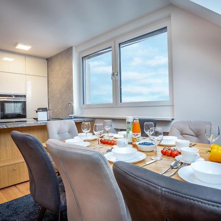 Mark'S Penthouse Apartments Managed By Sky9 Apartments Wina Bagian luar foto